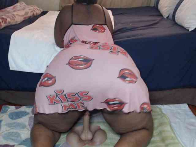 Prettybkack25 Live Webcam on BongaCams