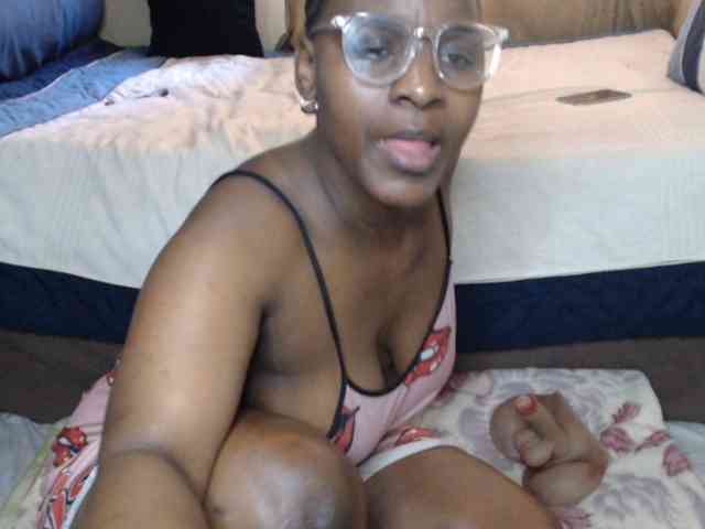 Prettybkack25 webcam