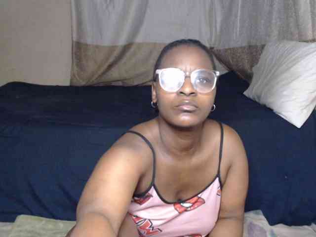 Prettybkack25 webcam