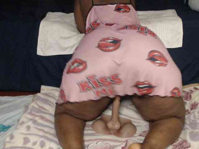 Prettybkack25 webcam