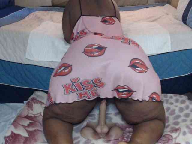 Prettybkack25 webcam
