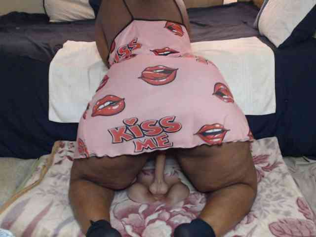 Prettybkack25 webcam