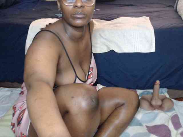 Prettybkack25 webcam