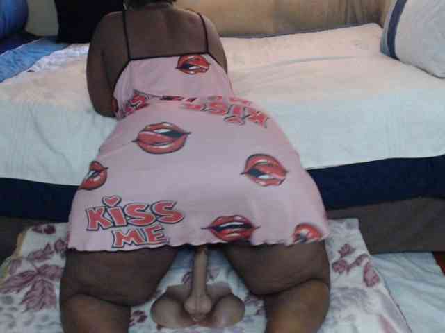 Prettybkack25 webcam