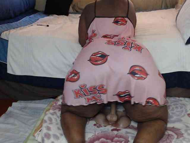 Prettybkack25 webcam