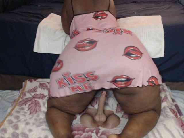 Prettybkack25 webcam