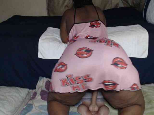 Prettybkack25 webcam