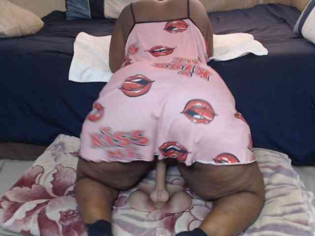 Prettybkack25 webcam