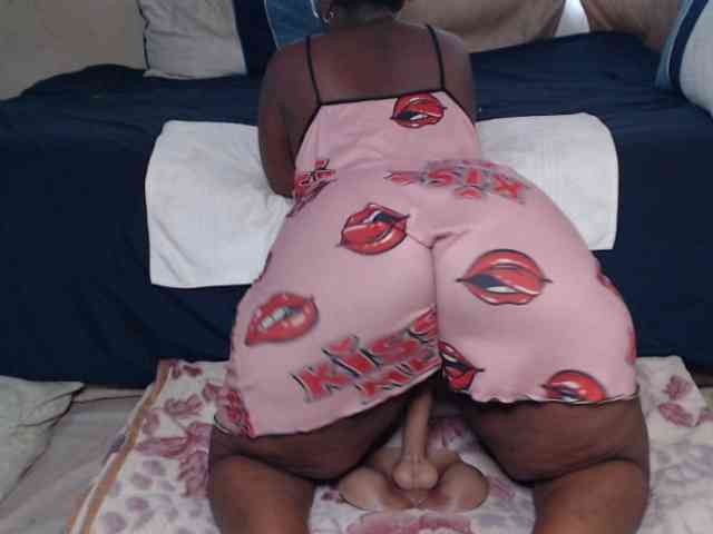 Prettybkack25 webcam
