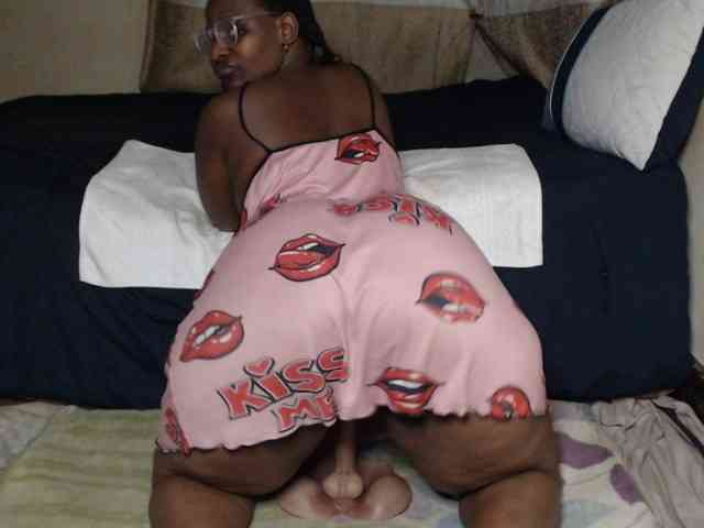 Prettybkack25 webcam