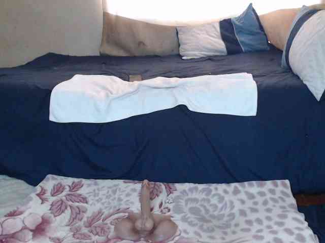 Prettybkack25 webcam