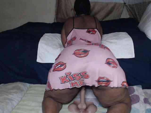 Prettybkack25 webcam