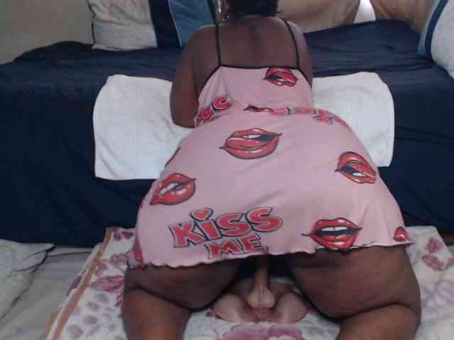Prettybkack25 webcam