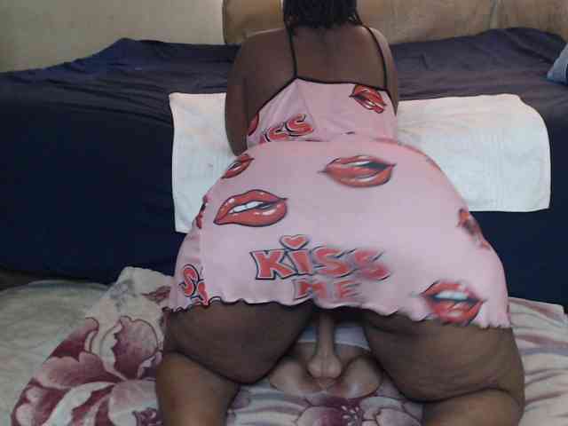 Prettybkack25 webcam