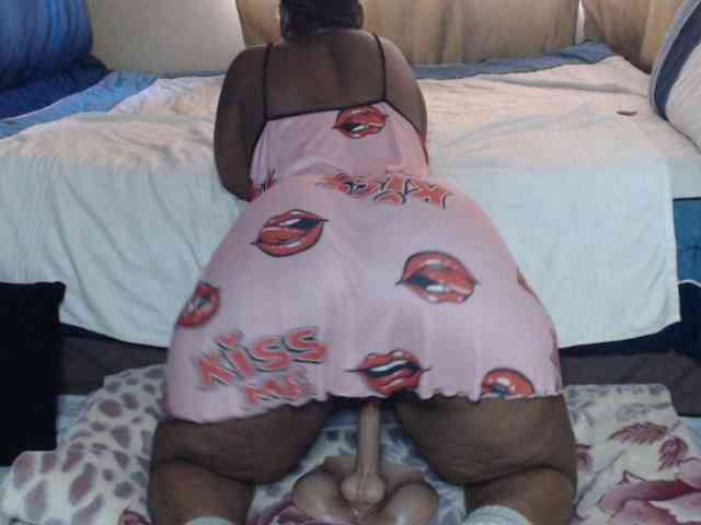 Prettybkack25 webcam
