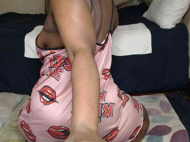 Prettybkack25 webcam