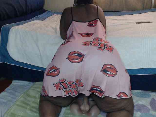 Prettybkack25 webcam