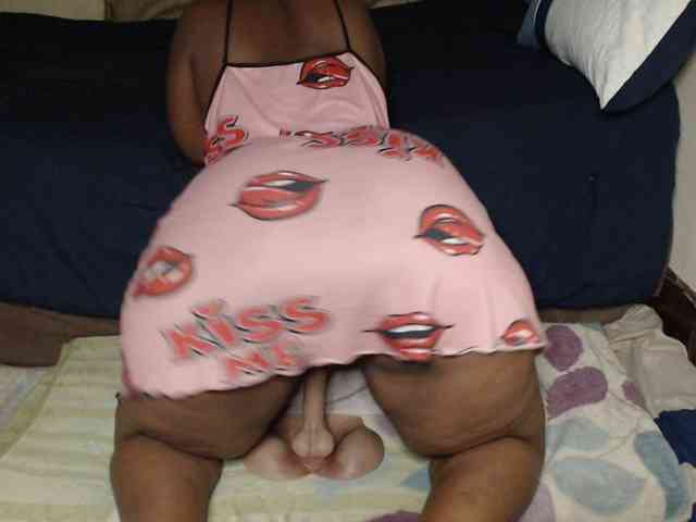 Prettybkack25 webcam