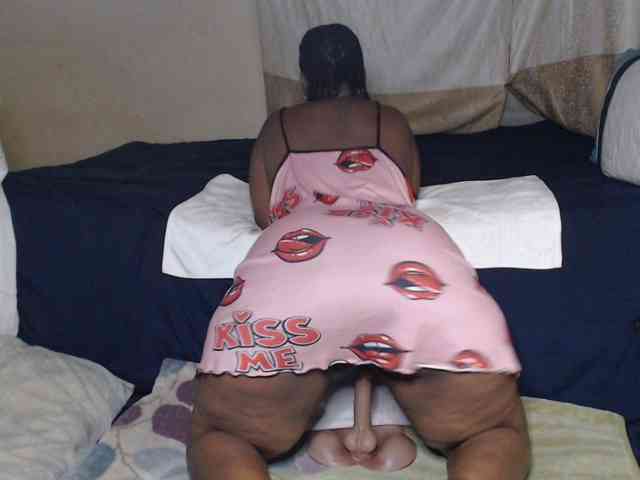 Prettybkack25 webcam