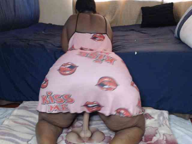 Prettybkack25 webcam
