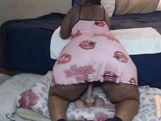 Prettybkack25 webcam