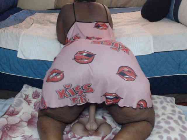 Prettybkack25 webcam