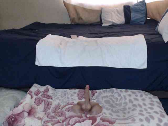 Prettybkack25 webcam