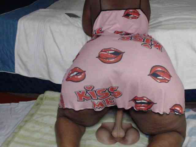Prettybkack25 webcam