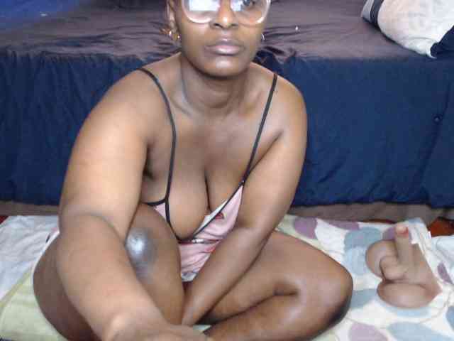 Prettybkack25 webcam