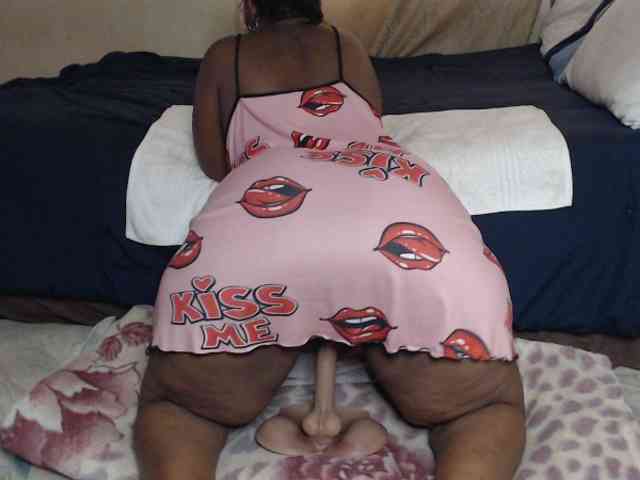 Prettybkack25 webcam