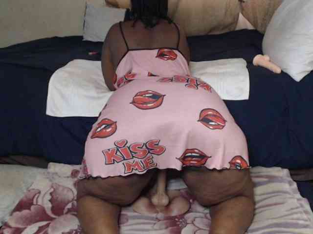 Prettybkack25 webcam