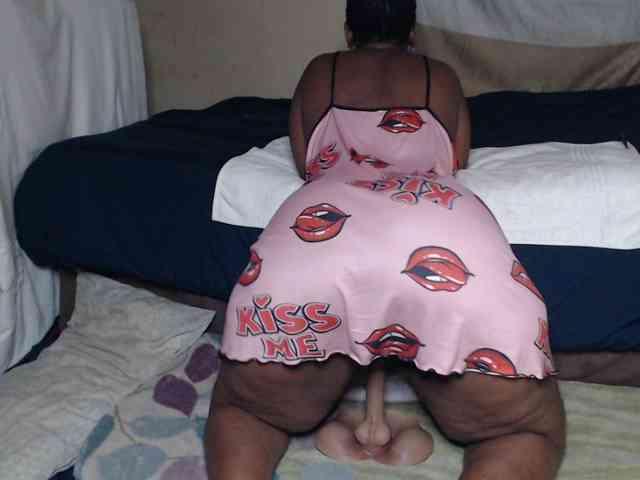 Prettybkack25 webcam