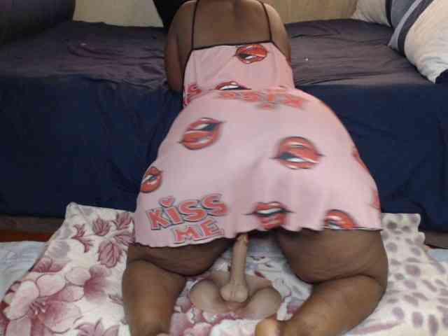 Prettybkack25 webcam