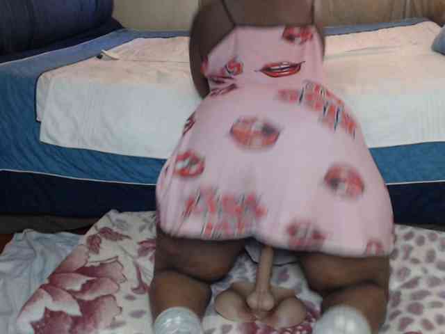 Prettybkack25 webcam