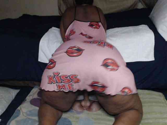 Prettybkack25 webcam