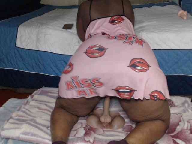 Prettybkack25 webcam