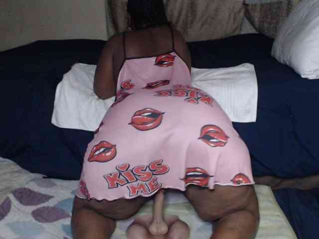 Prettybkack25 webcam