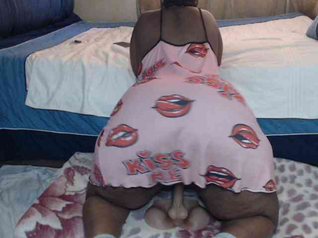Prettybkack25 webcam