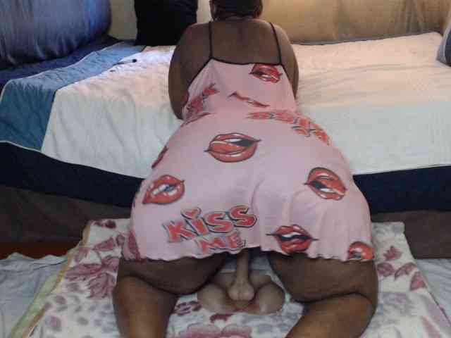 Prettybkack25 webcam
