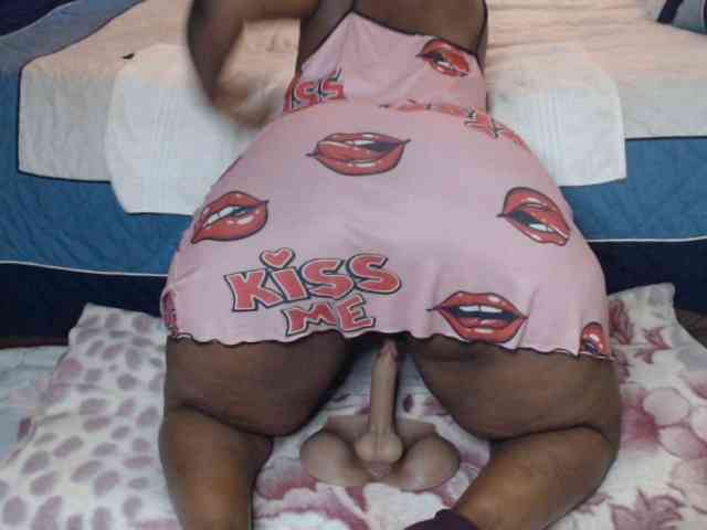 Prettybkack25 webcam
