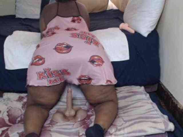Prettybkack25 webcam