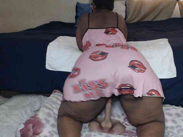 Prettybkack25 webcam