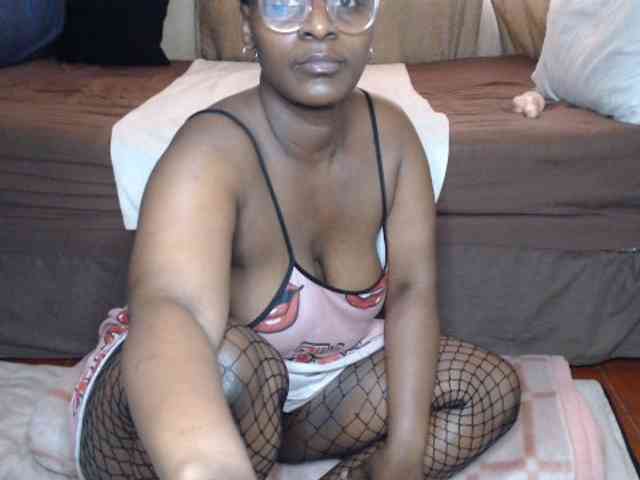 Prettybkack25 webcam