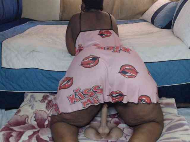 Prettybkack25 webcam