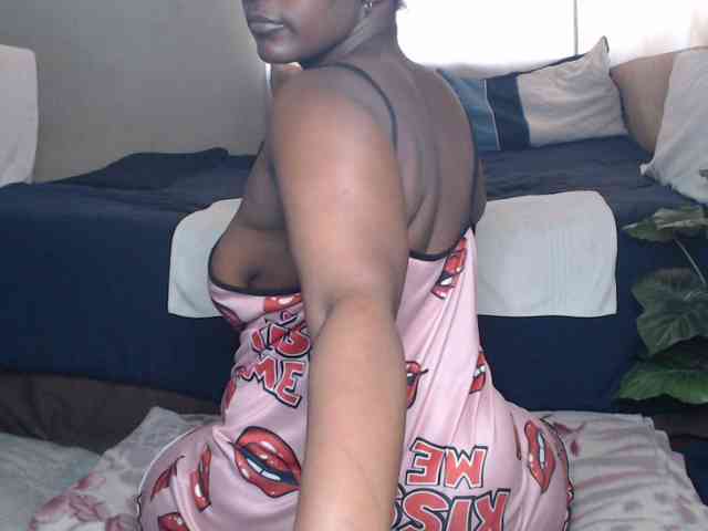 Prettybkack25 webcam