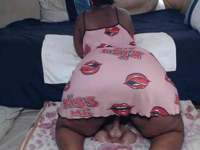 Prettybkack25 webcam