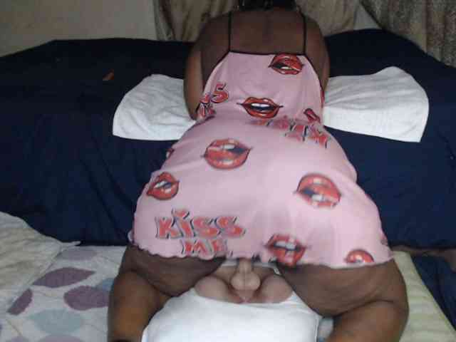 Prettybkack25 webcam