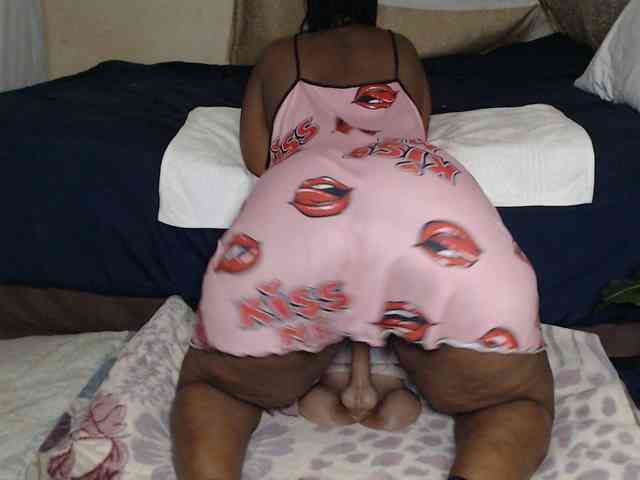 Prettybkack25 webcam