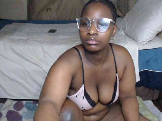Prettybkack25 webcam