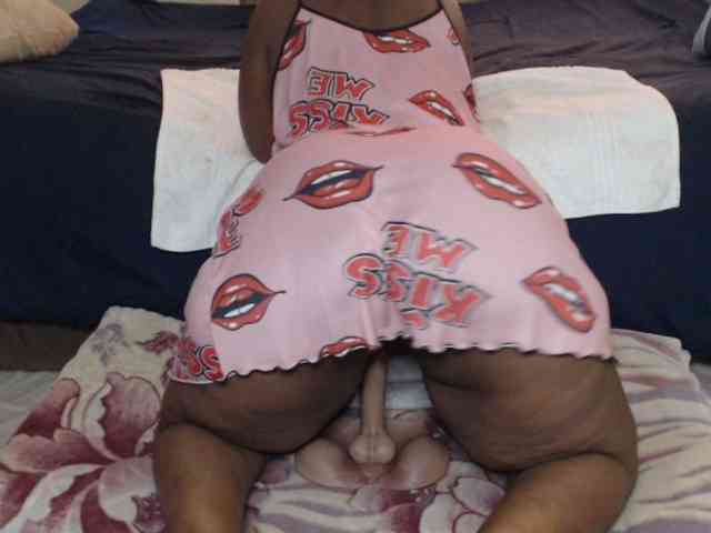 Prettybkack25 webcam